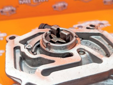 Насос вакуумный MERCEDES-BENZ A-класс AMG W176 (2013 - 2015) — Разборка Мерседес