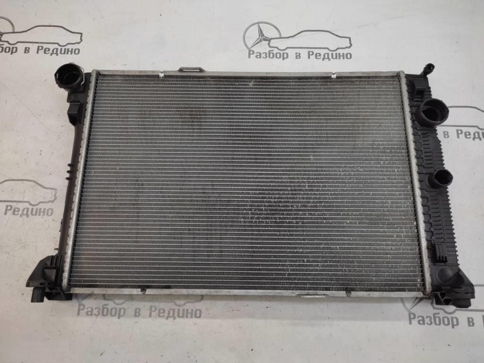 Радиатор MERCEDES-BENZ C-класс W204/S204 (2006 - 2011) фото 1 — Разборка Мерседес