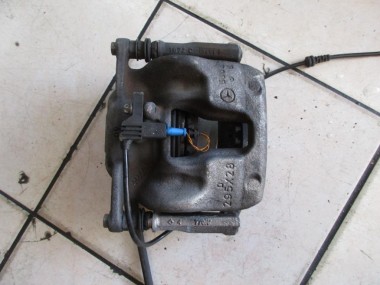 Суппорт передний правый MERCEDES-BENZ CLA-класс C117/X117 рестайлинг (2016 - 2019) — Разборка Мерседес