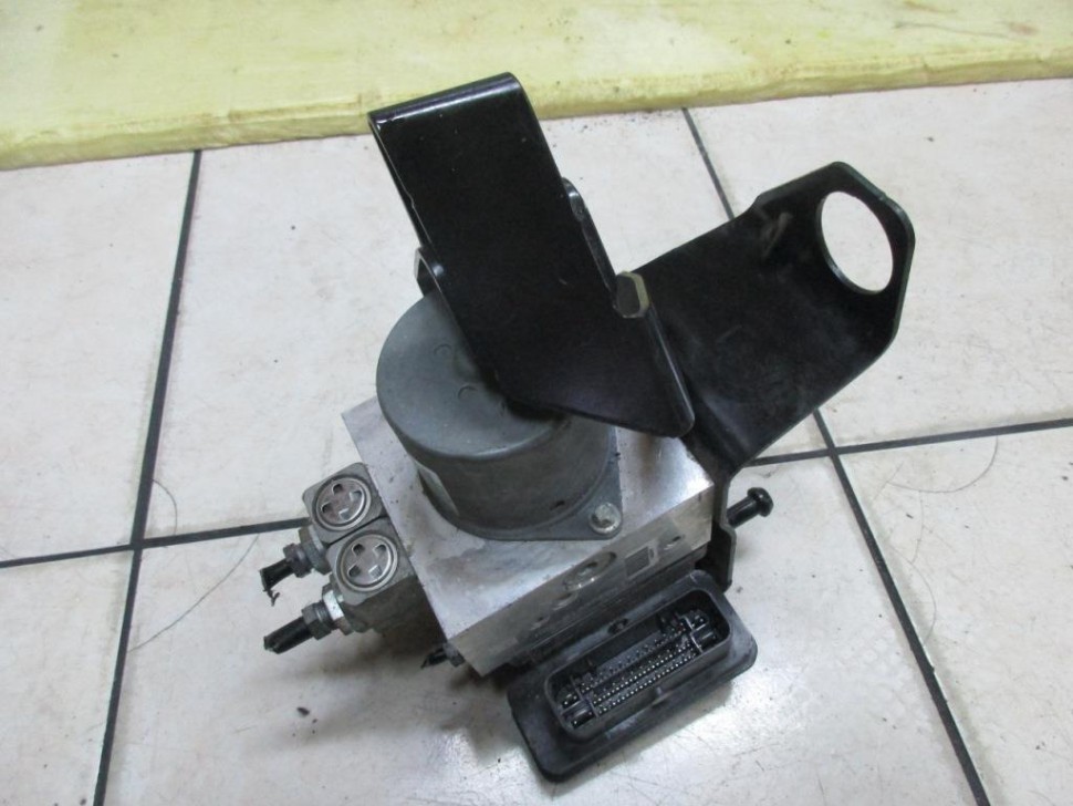 Блок ABS MERCEDES-BENZ M-класс W166 (2011 - 2015) фото 1 — Разборка Мерседес