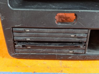 Подстаканник MERCEDES-BENZ V-класс W638/W639 (1996 - 2003) V 220 2.1 D AT (122 л.с.) &mdash; Разборка Мерседес