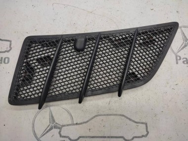 Решетка капота MERCEDES-BENZ M-класс W164 (2005 - 2008) — Разборка Мерседес