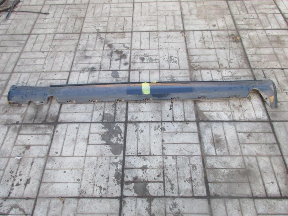 Порог пластиковый левый MERCEDES-BENZ W124 W124/S124/C124/A124 (1984 - 1993) фото 1 — Разборка Мерседес