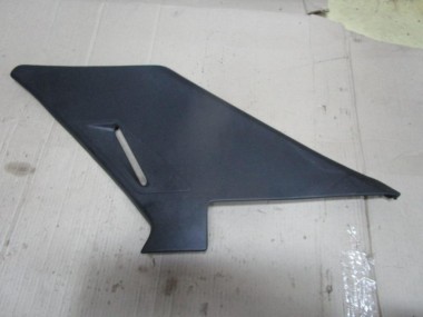 Накладка задней стойки MERCEDES-BENZ W124 W124/S124/C124/A124 (1984 - 1993) — Разборка Мерседес