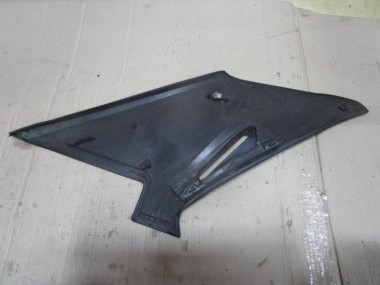 Накладка задней стойки MERCEDES-BENZ W124 W124/S124/C124/A124 (1984 - 1993) — Разборка Мерседес