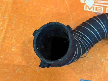 Патрубок интеркулера MERCEDES-BENZ C-класс W204/S204 (2006 - 2011) — Разборка Мерседес