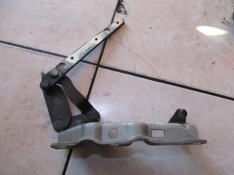 Петля капота MERCEDES-BENZ C-класс W203/S203/CL203 рестайлинг (2004 - 2008) фото 1 — Разборка Мерседес
