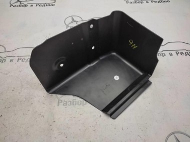 Крышка АКБ MERCEDES-BENZ C-класс W204/S204/С204 рестайлинг (2011 - 2015) &mdash; Разборка Мерседес