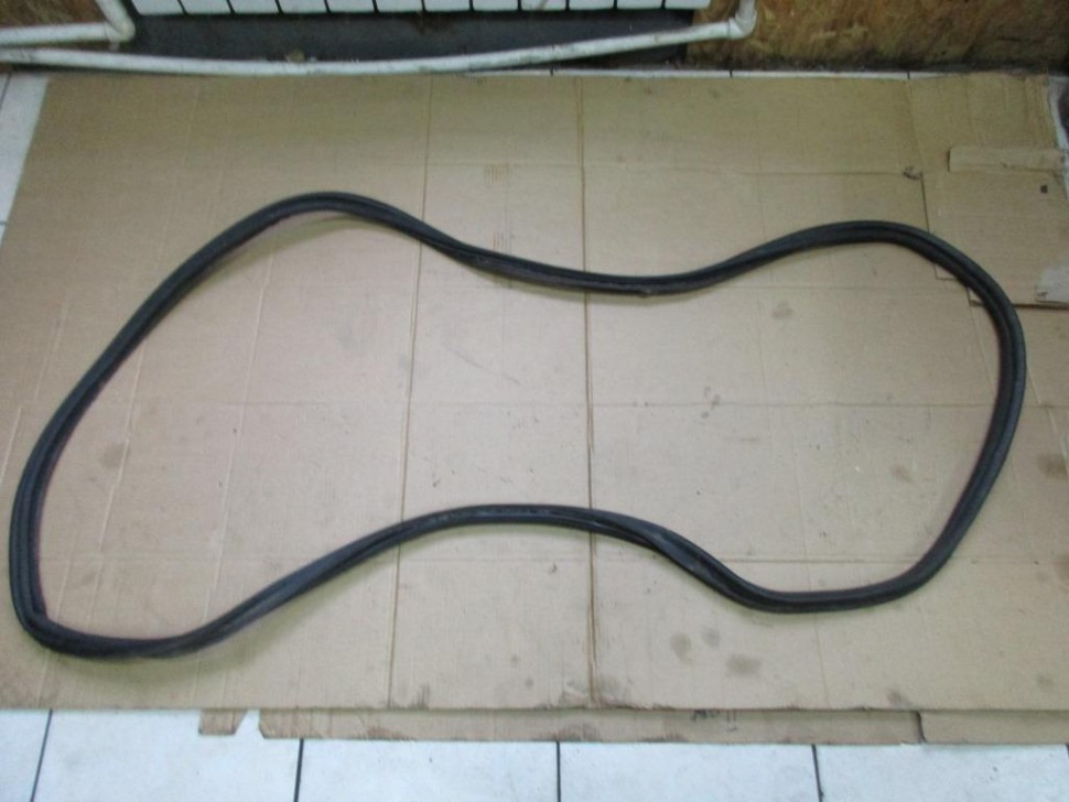 Уплотнитель крышки багажника MERCEDES-BENZ R-класс W251 (2005 - 2007) фото 1 — Разборка Мерседес