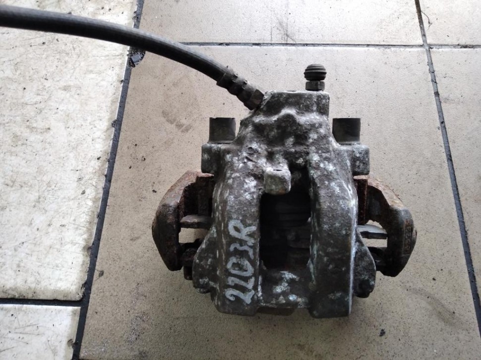 Суппорт задний правый MERCEDES-BENZ S-класс W220 (1998 - 2005) фото 1 — Разборка Мерседес