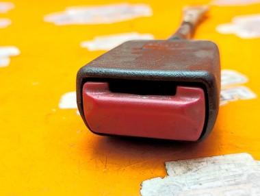 Замок ремня безопасности MERCEDES-BENZ CLK-класс C208/A208 (1997 - 2000) &mdash; Разборка Мерседес