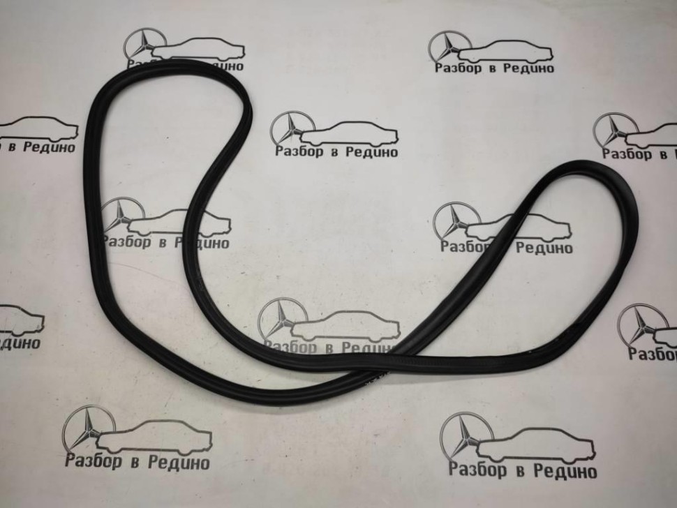 Уплотнитель крышки багажника MERCEDES-BENZ S-класс W220 (1998 - 2005) фото 1 — Разборка Мерседес