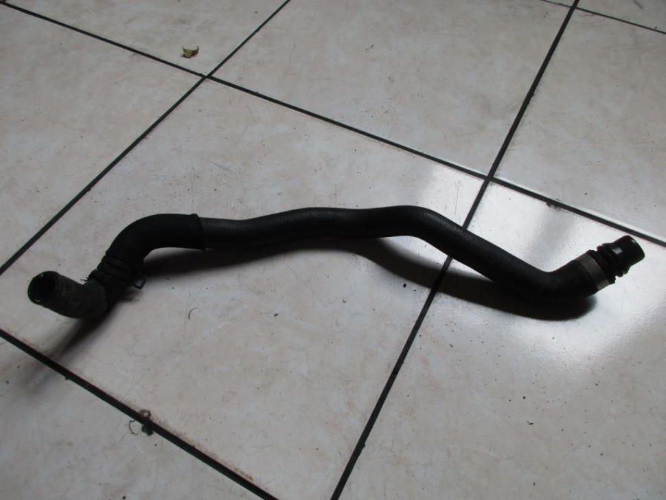 Патрубок ОЖ MERCEDES-BENZ GLC-класс X253 (2015 - 2019) фото 1 — Разборка Мерседес