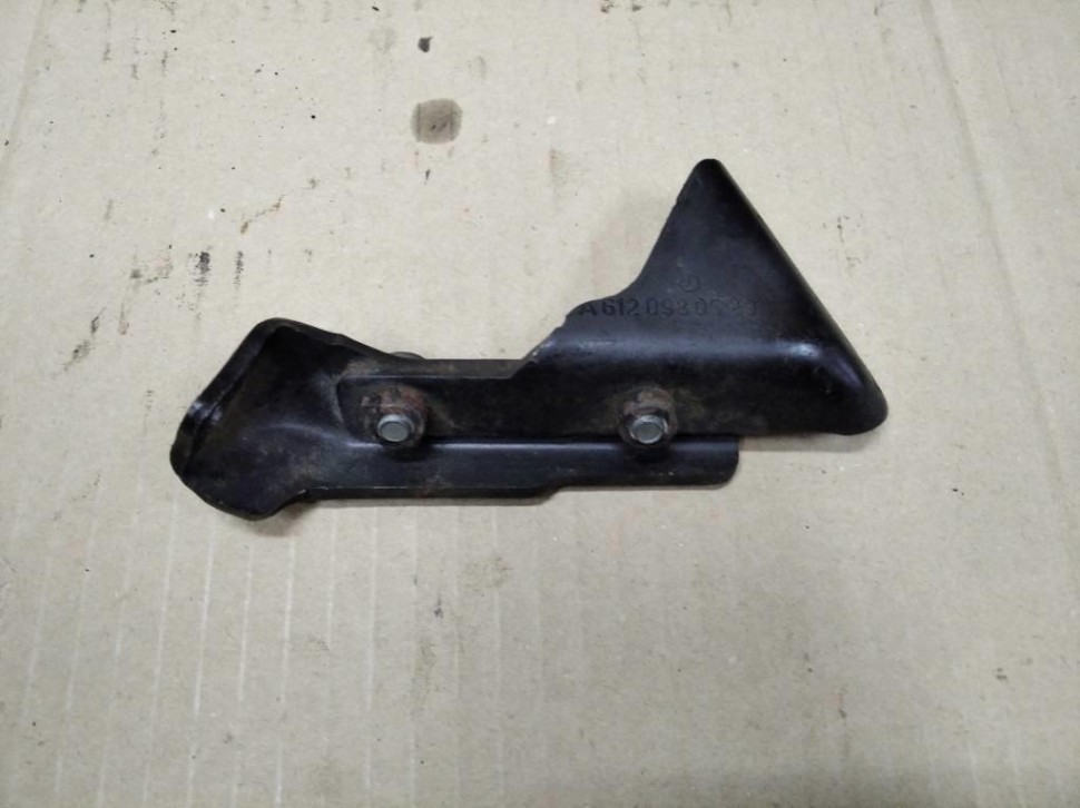 Кронштейн MERCEDES-BENZ E-класс W211/S211 (2002 - 2006) фото 1 — Разборка Мерседес