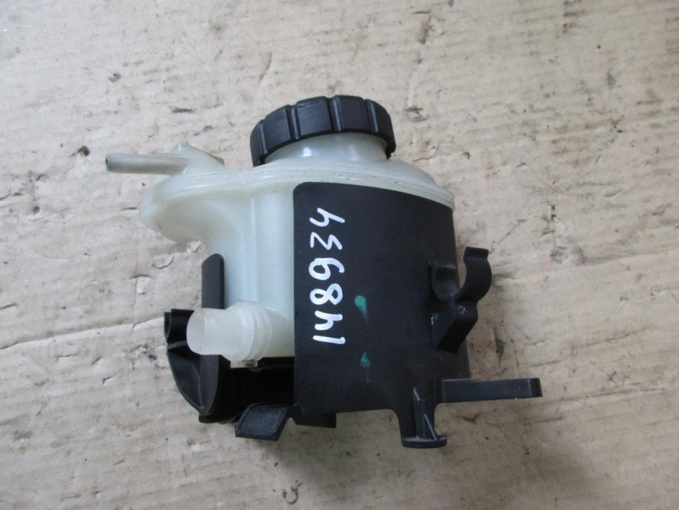 Бачок расширительный MERCEDES-BENZ A-класс AMG W176 (2013 - 2015) фото 1 — Разборка Мерседес