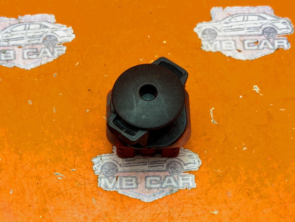 Клипса радиатора MERCEDES-BENZ E-класс W211/S211 (2002 - 2006) фото 1 — Разборка Мерседес