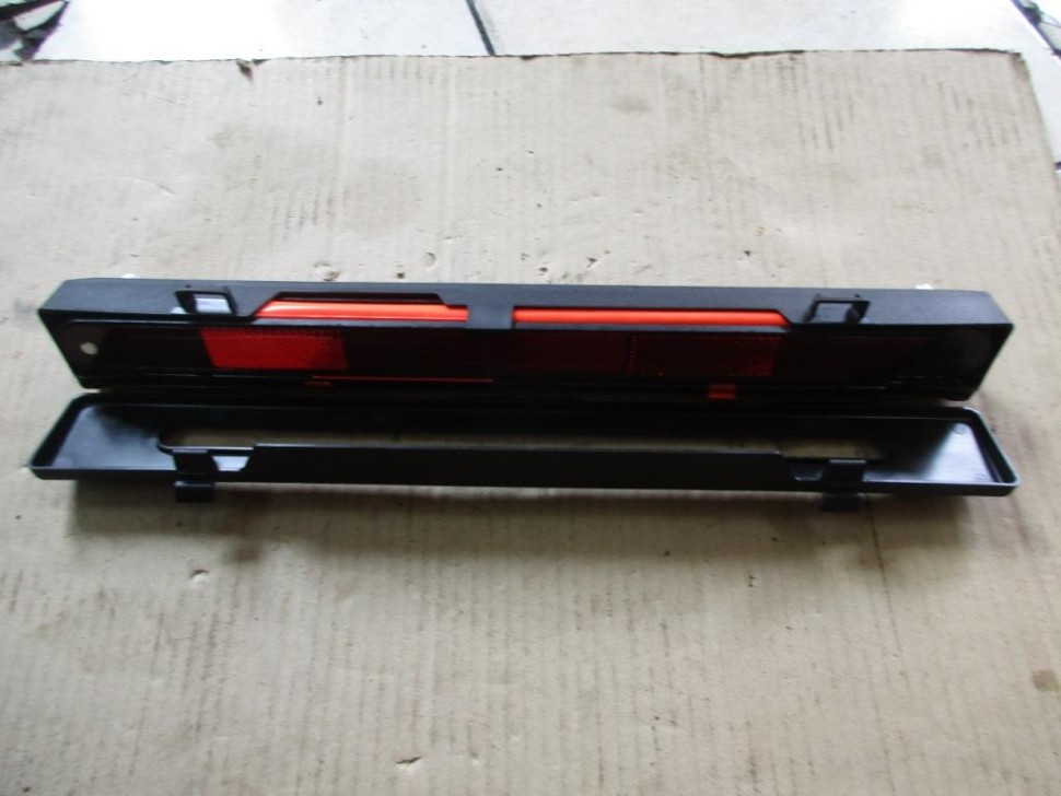 Знак аварийной остановки MERCEDES-BENZ CLA-класс C117/X117 рестайлинг (2016 - 2019) фото 1 — Разборка Мерседес