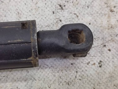 Амортизатор крышки багажника MERCEDES-BENZ M-класс W164 (2005 - 2008) — Разборка Мерседес