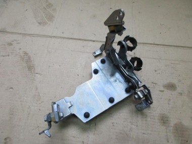 Кронштейн MERCEDES-BENZ C-класс W205/S205/C205/A205 (2014 - 2018) — Разборка Мерседес