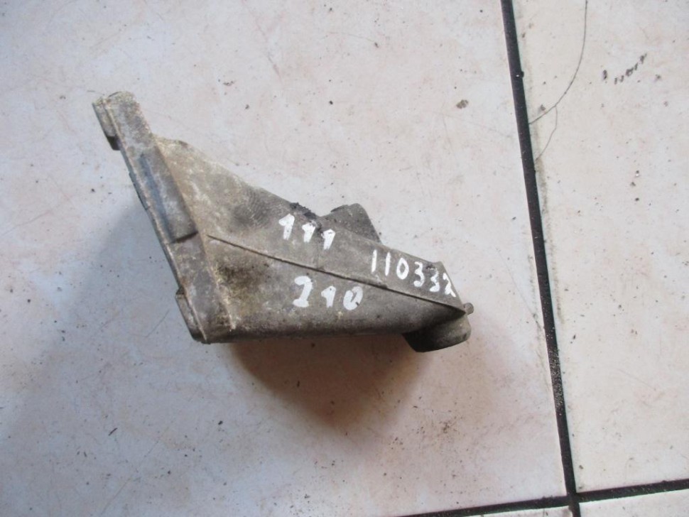 Лапа левая MERCEDES-BENZ E-класс W210/S210 (1995 - 1999) фото 1 — Разборка Мерседес