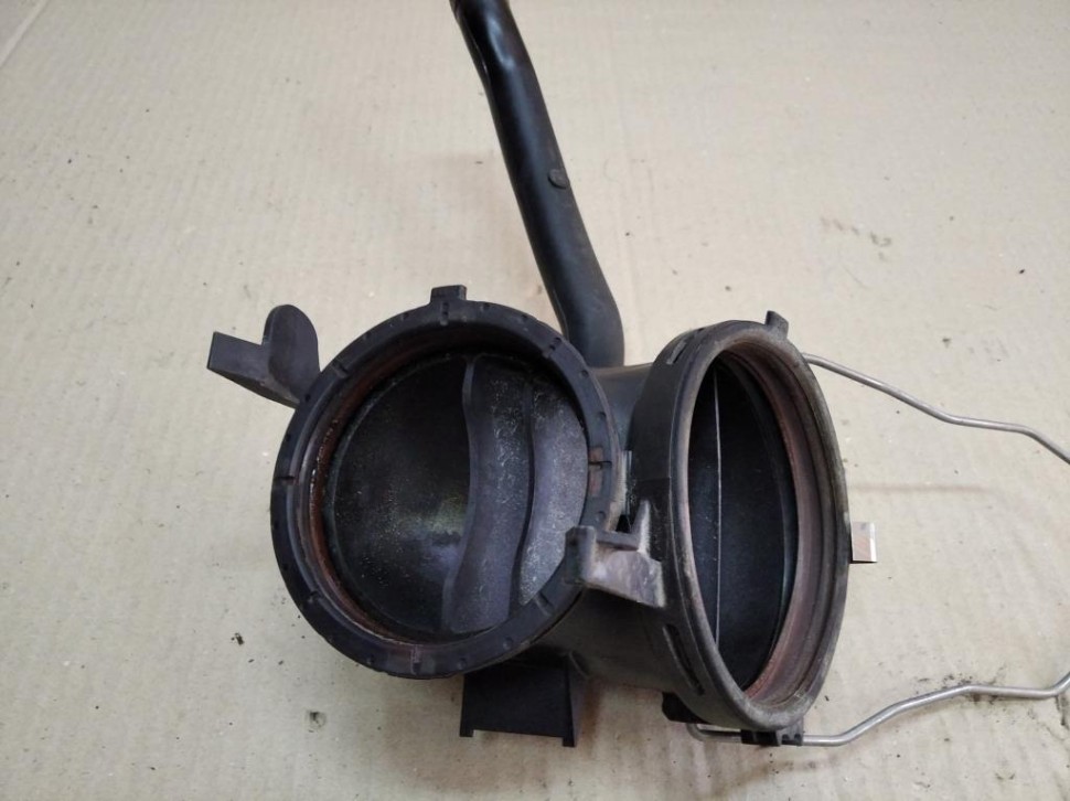 Патрубок воздушный MERCEDES-BENZ S-класс W221 (2005 - 2009) фото 1 — Разборка Мерседес