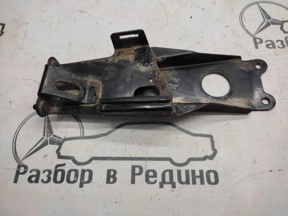 Кронштейн MERCEDES-BENZ Vito W638 (1996 - 2003) фото 1 — Разборка Мерседес