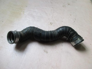 Патрубок интеркулера MERCEDES-BENZ C-класс W203/S203/CL203 рестайлинг (2004 - 2008) — Разборка Мерседес