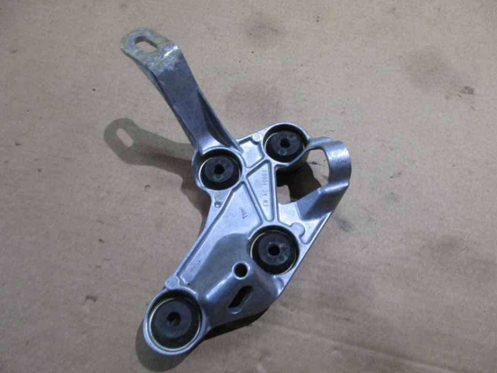 Кронштейн блока ABS MERCEDES-BENZ GLC-класс X253 (2015 - 2019) фото 1 — Разборка Мерседес