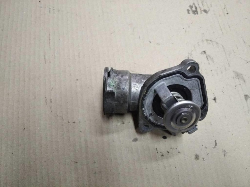 Термостат MERCEDES-BENZ C-класс W204/S204 (2006 - 2011) фото 1 — Разборка Мерседес