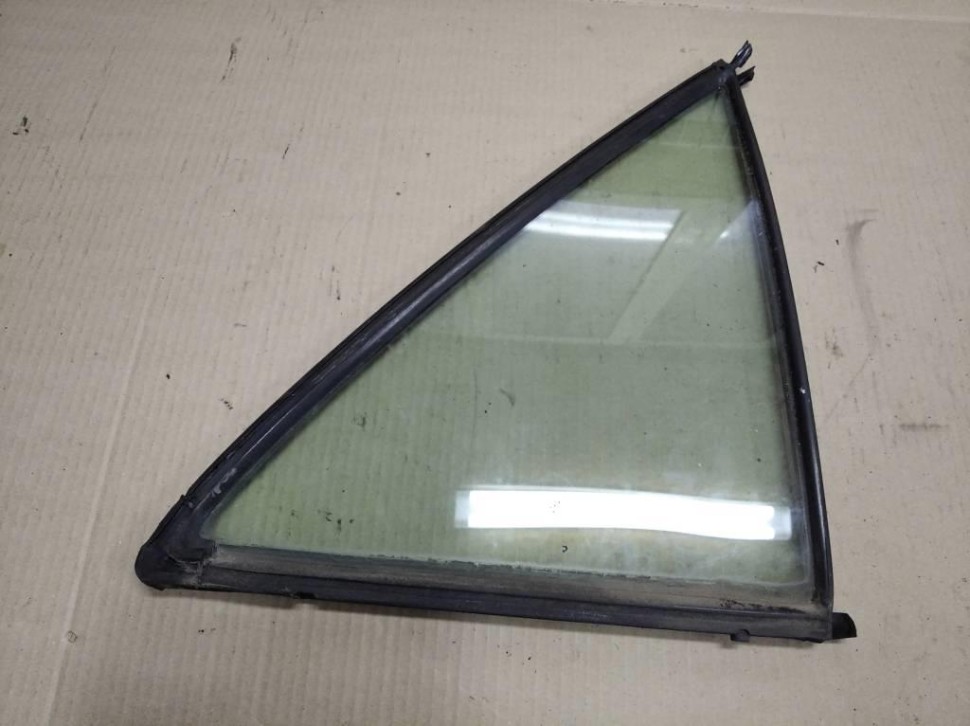 Стекло заднее правое MERCEDES-BENZ E-класс W124/S124/C124/A124 (1984 - 1997) фото 1 — Разборка Мерседес