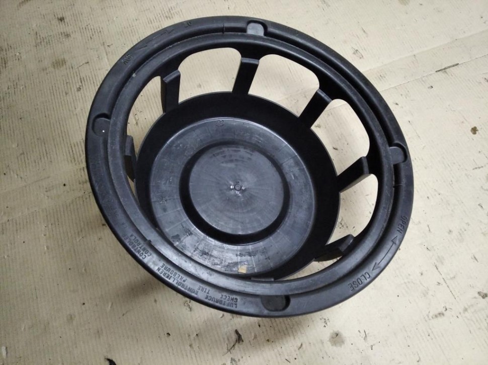 Поддон запасного колеса MERCEDES-BENZ S-класс W220 (1998 - 2005) фото 1 — Разборка Мерседес