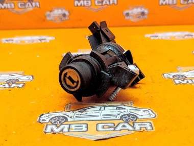 Личинки дверей MERCEDES-BENZ C-класс W204/S204/С204 рестайлинг (2011 - 2015) &mdash; Разборка Мерседес