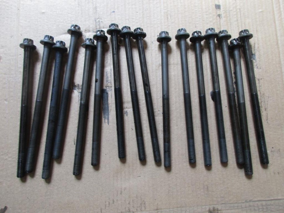 Болт ГБЦ MERCEDES-BENZ S-класс W221 рестайлинг (2009 - 2013) фото 1 — Разборка Мерседес