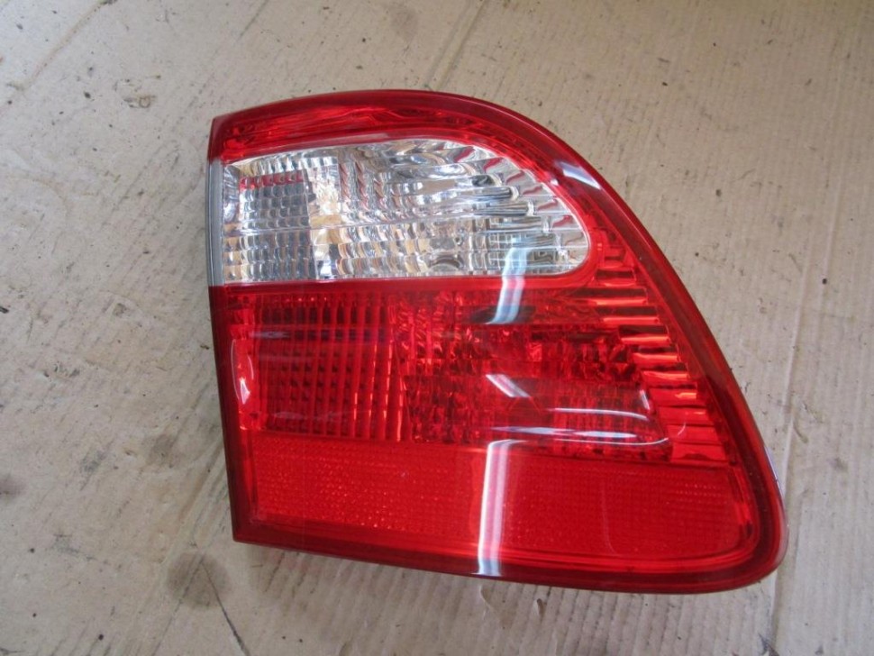 Фонарь крышки багажника MERCEDES-BENZ E-класс W211/S211 (2002 - 2006) фото 1 — Разборка Мерседес