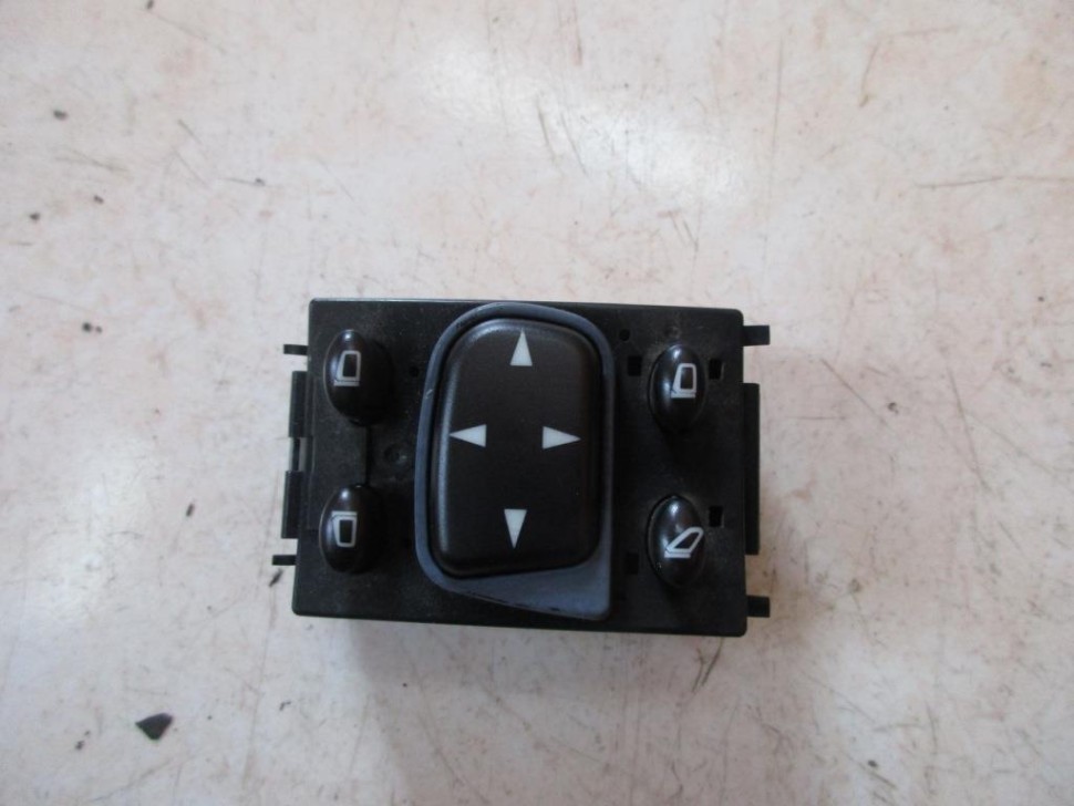 Кнопка регулировки зеркал MERCEDES-BENZ S-класс W220 рестайлинг (2002 - 2005) фото 1 — Разборка Мерседес