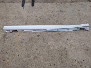 Порог пластиковый правый MERCEDES-BENZ R-класс W251 (2005 - 2007) — Разборка Мерседес