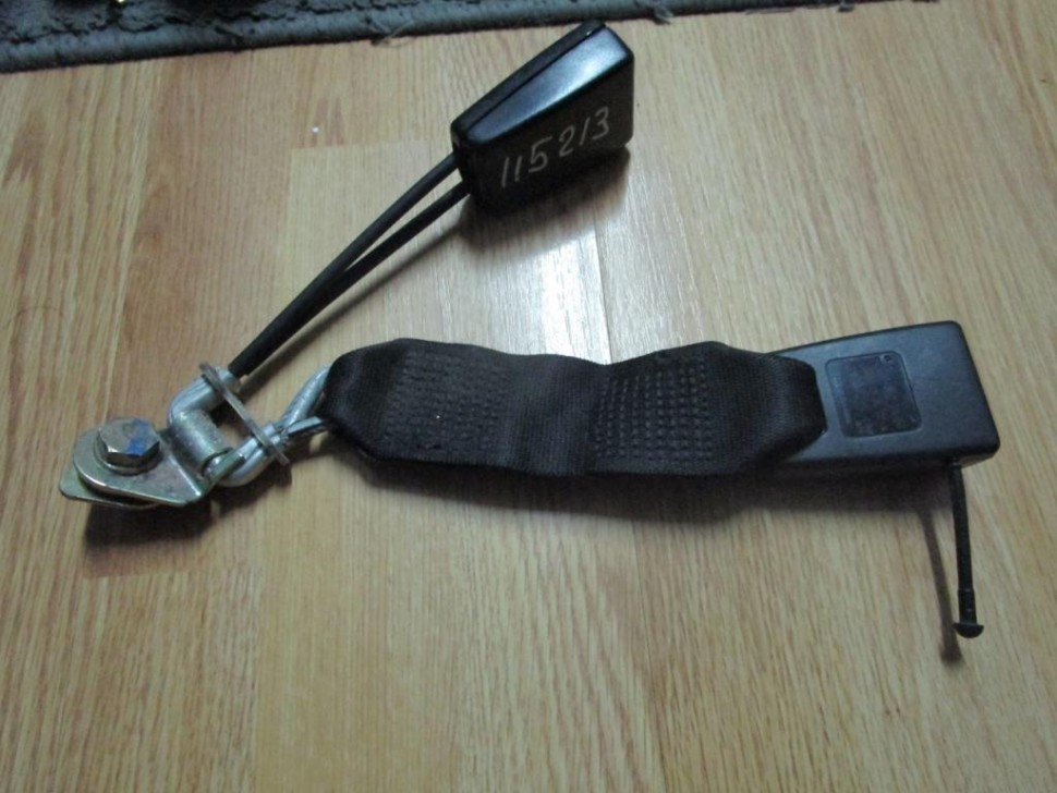 Замок ремня безопасности MERCEDES-BENZ E-класс W210/S210 (1995 - 1999) фото 1 — Разборка Мерседес