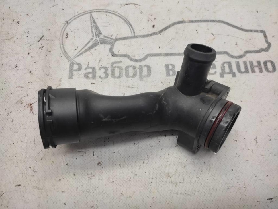 Фланец системы охлаждения MERCEDES-BENZ C-класс W204/S204/С204 рестайлинг (2011 - 2015) фото 1 — Разборка Мерседес