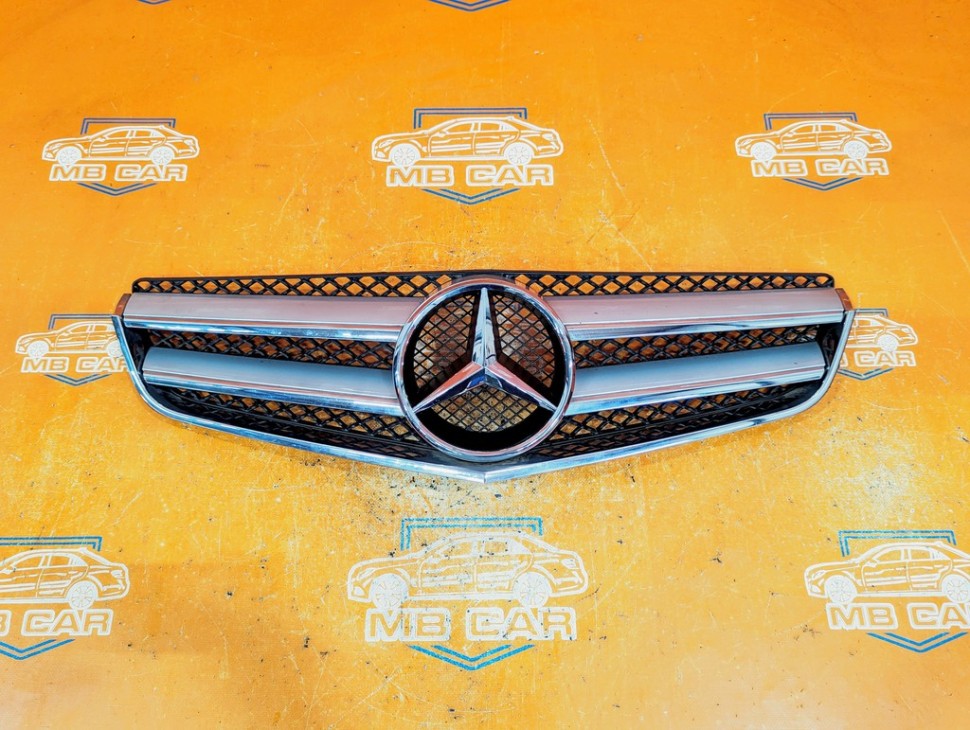 Решетка радиатора MERCEDES-BENZ E-класс W212/S212/C207/A207 (2009 - 2013) фото 1 — Разборка Мерседес