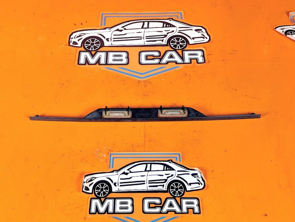 Накладка крышки багажника MERCEDES-BENZ SL-класс R129 рестайлинг (1995 - 1998) фото 1 &mdash; Разборка Мерседес