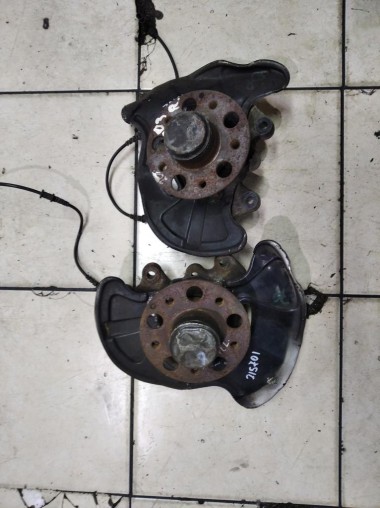 Кулак поворотный передний левый MERCEDES-BENZ C-класс W203/S203/CL203 (2000 - 2004) — Разборка Мерседес