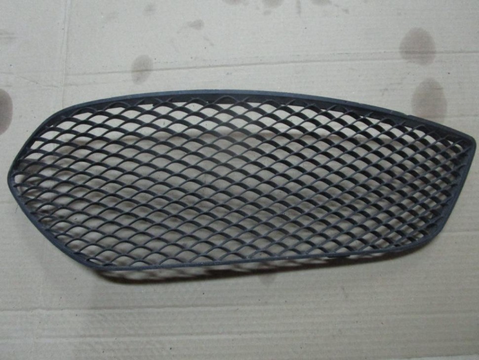 Решетка в бампер MERCEDES-BENZ CLA-класс C117/X117 (2013 - 2016) фото 1 — Разборка Мерседес