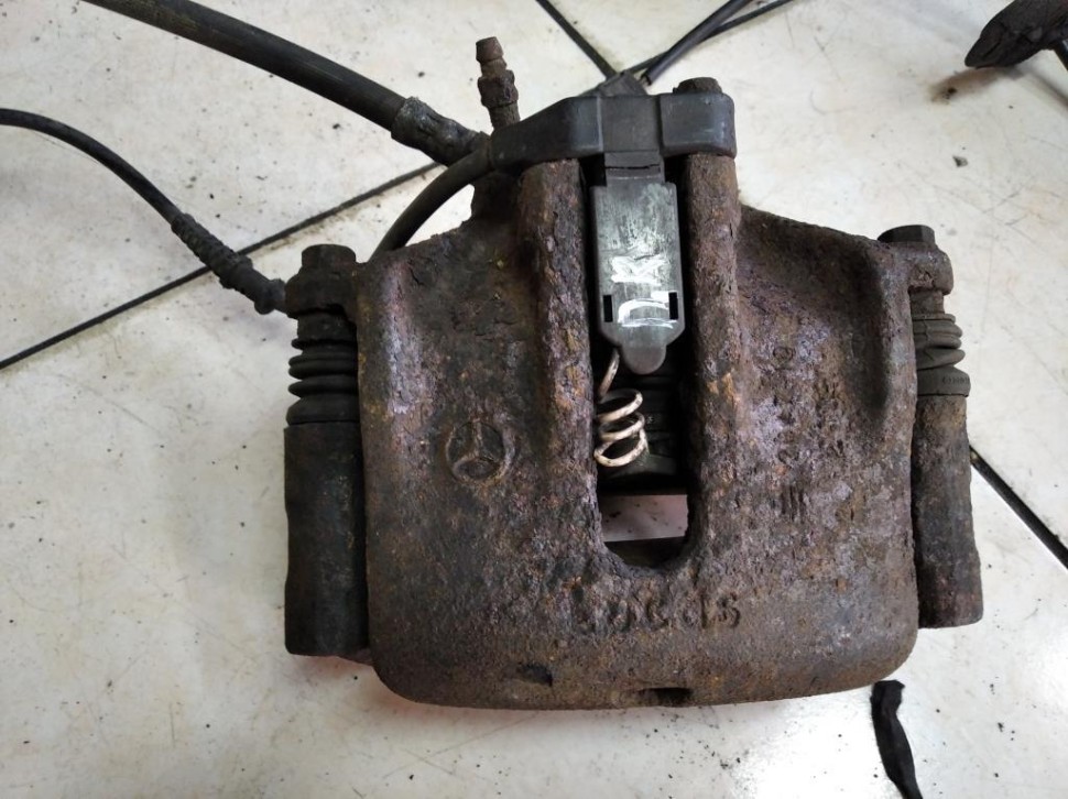 Суппорт передний правый MERCEDES-BENZ E-класс W124/S124/C124/A124 (1984 - 1997) фото 1 — Разборка Мерседес