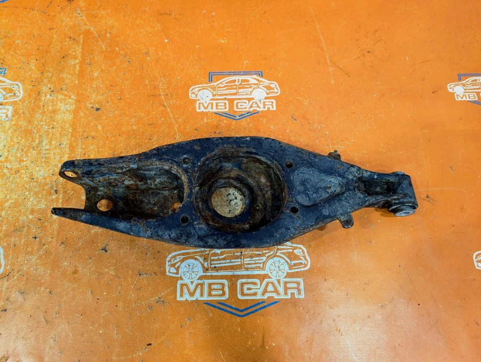 Рычаг задней стойки (лодка) MERCEDES-BENZ E-класс W124/S124/C124/A124 (1984 - 1997) фото 1 — Разборка Мерседес