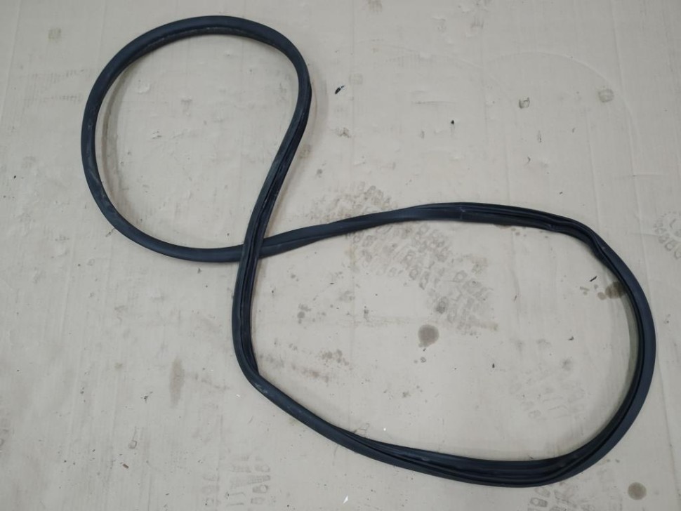 Уплотнитель дверного проема ( на кузове ) MERCEDES-BENZ C-класс AMG W205/S205/C205/A205 (2014 - 2018) фото 1 — Разборка Мерседес