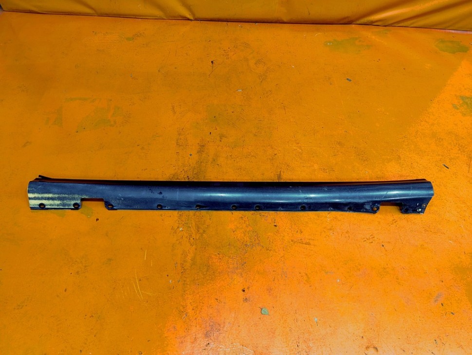 Порог пластиковый левый MERCEDES-BENZ E-класс W211/S211 (2002 - 2006) фото 1 — Разборка Мерседес