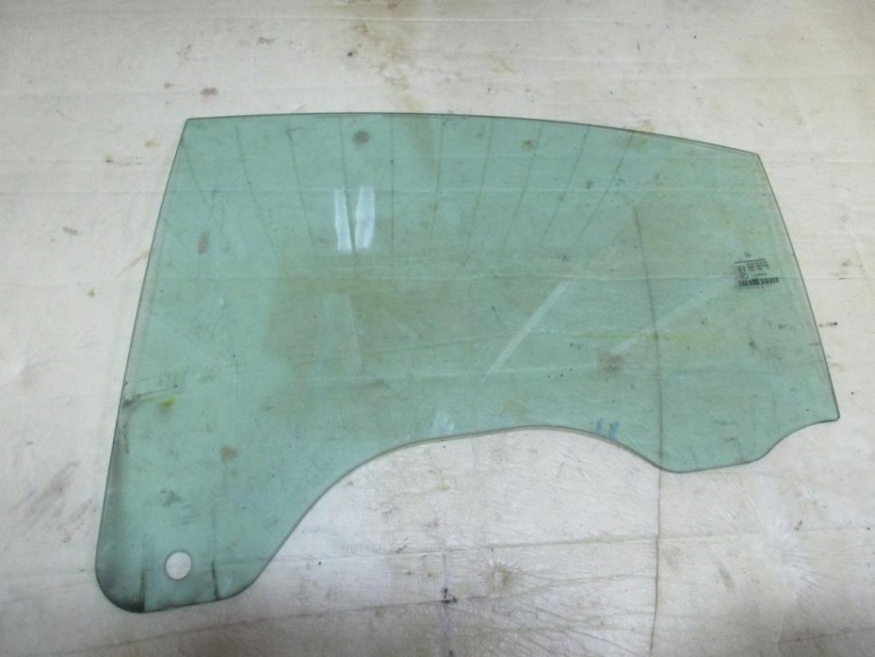 Стекло заднее левое MERCEDES-BENZ CLS-класс C219 (2004 - 2008) фото 1 — Разборка Мерседес