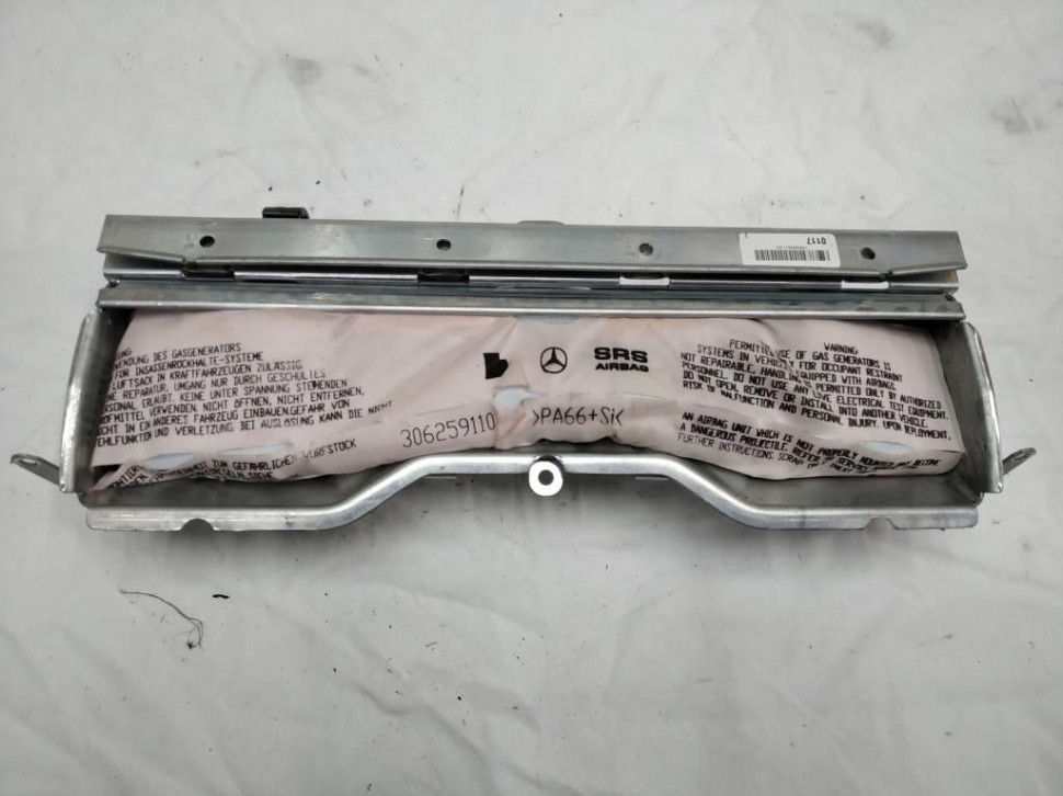Подушка безопасности коленная MERCEDES-BENZ E-класс W212/S212/C207/A207 (2009 - 2013) фото 1 — Разборка Мерседес