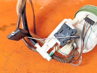 Датчик уровня топлива MERCEDES-BENZ E-класс W211/S211 (2002 - 2006) &mdash; Разборка Мерседес