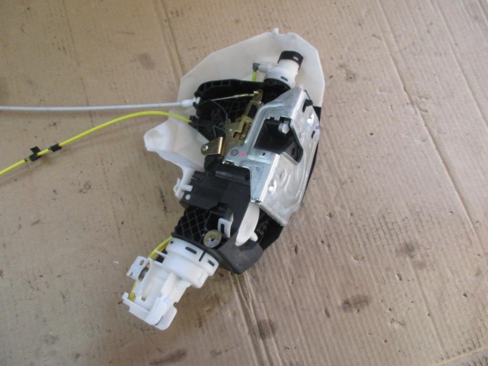 Замок двери задней правой MERCEDES-BENZ S-класс W220 рестайлинг (2002 - 2005) фото 1 — Разборка Мерседес